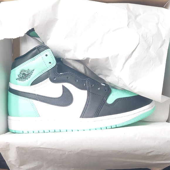 Air Jordan 1 High OG Green Glow - Picture 2 of 7
